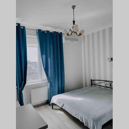 Апартаменты Целиком Odesa Exterior foto
